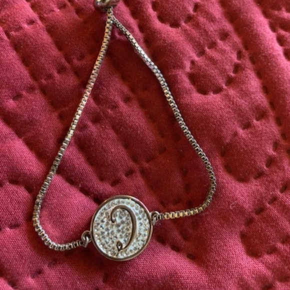 "C" bracelet with silver chain, and clear stones - Picture 8 of 9